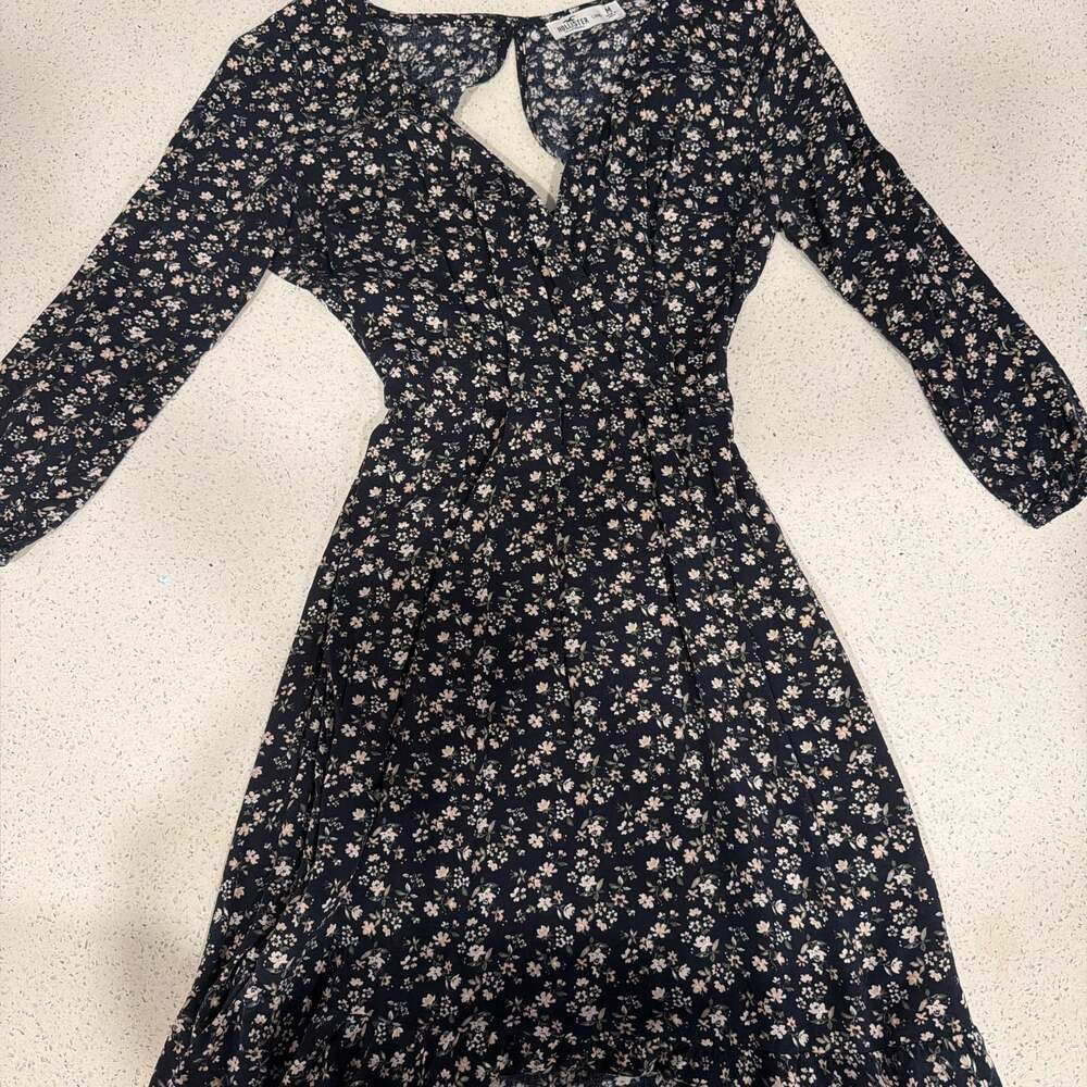 Hollister Womens Black Floral Wrap Dress Long Sleeve Tie Waist V Neck Size L